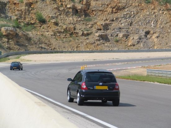 Clio RS2 &agrave; la poursuite d'une Wiwi