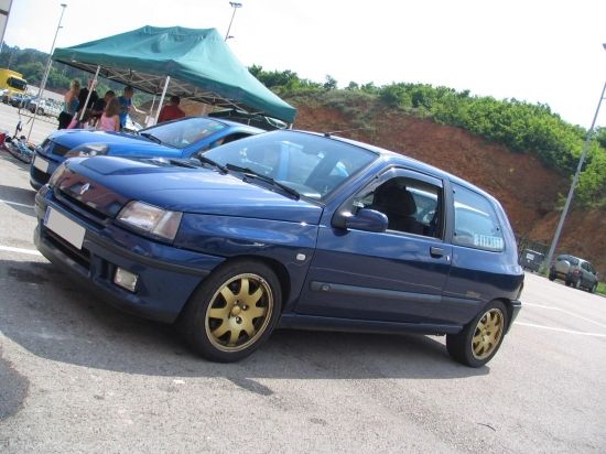 Deux g&eacute;n&eacute;ration de Clio...