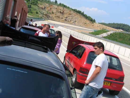 Refroidissement de Renault Clio dans les stands