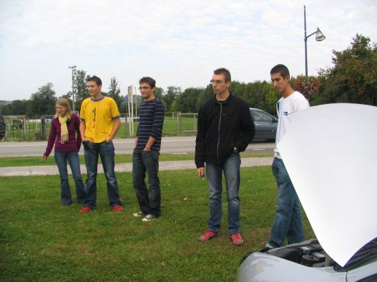 Pendant que certains bossent, d'autres regardent...