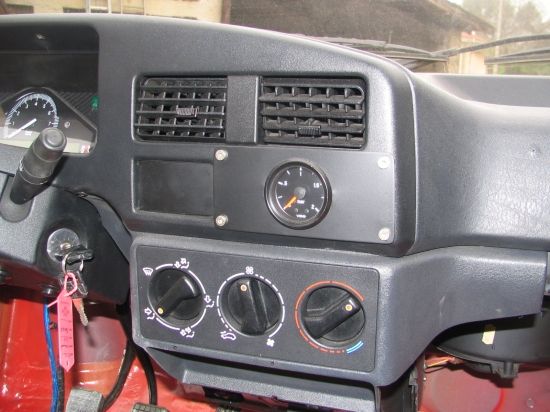 Console centrale et manom&egrave;tre de pression de turbo