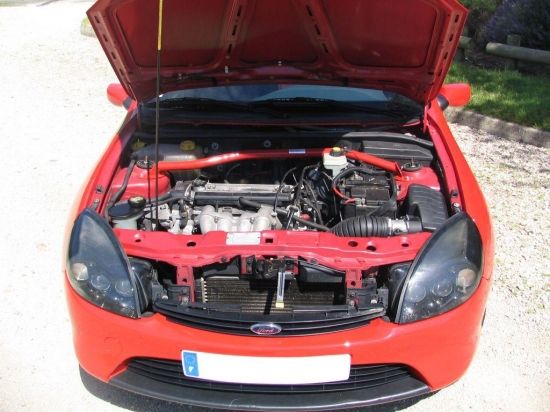 compartiment moteur de Ford Puma
